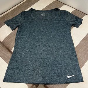 Nike Women’s Dri-Fit Tee Size S